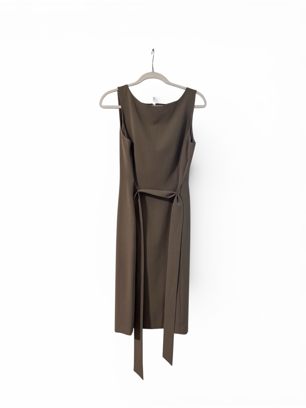 Kasper Sleeveless Midi Dress in Brown with Waist Tie